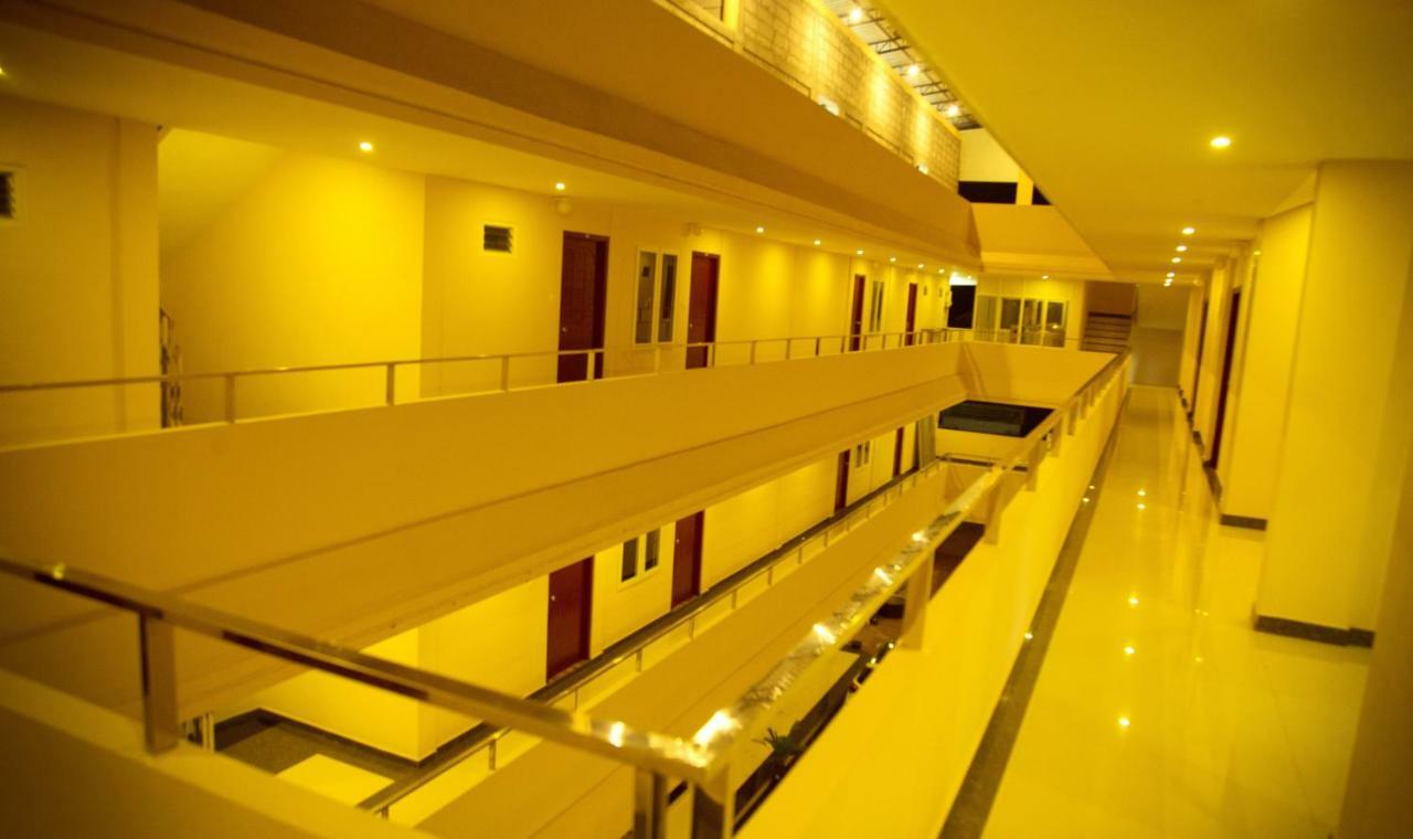 Hotel Wayanad Square Mananthavady Zewnętrze zdjęcie