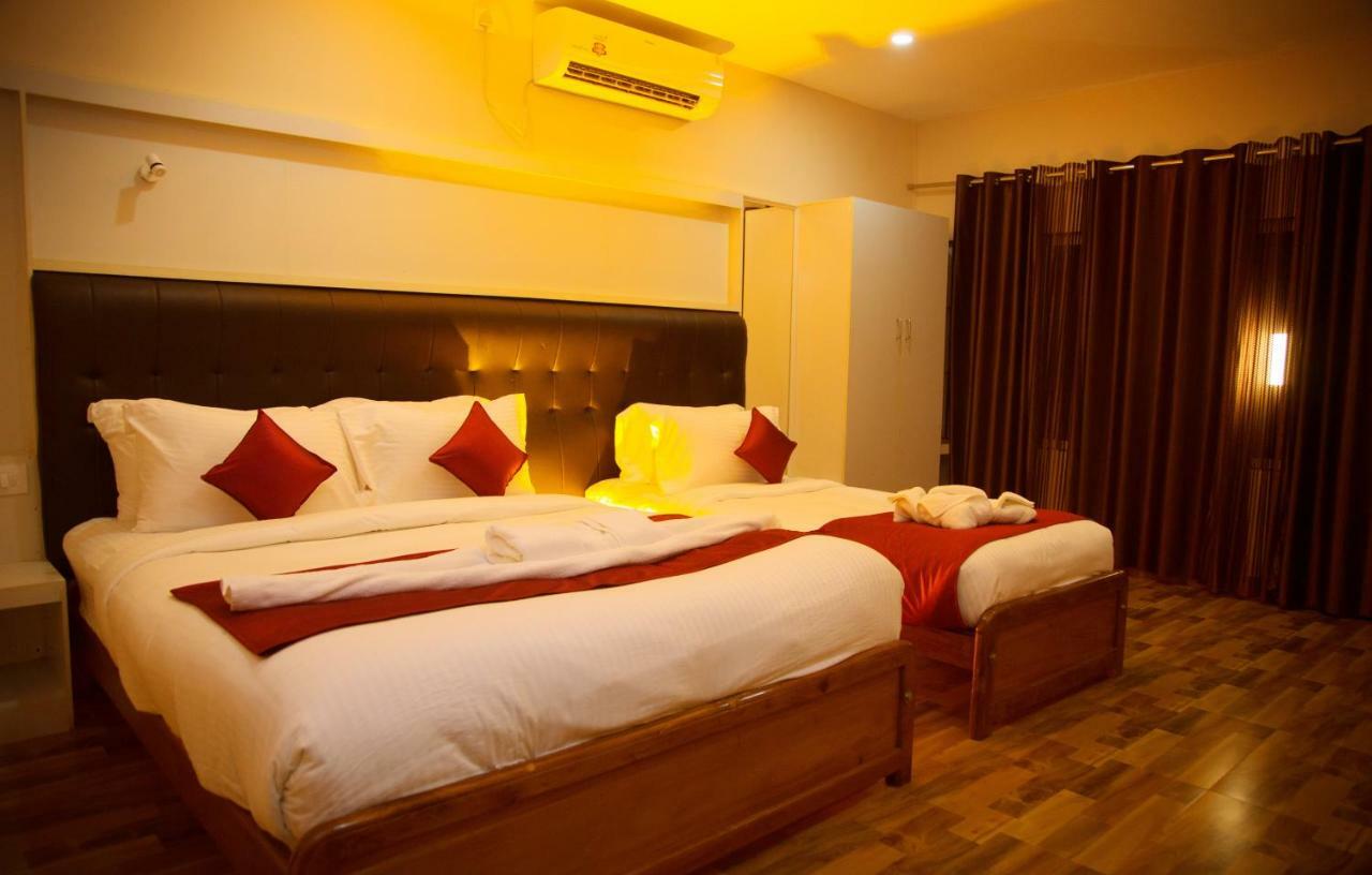 Hotel Wayanad Square Mananthavady Zewnętrze zdjęcie